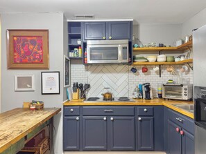 Fridge, microwave, stovetop, electric kettle