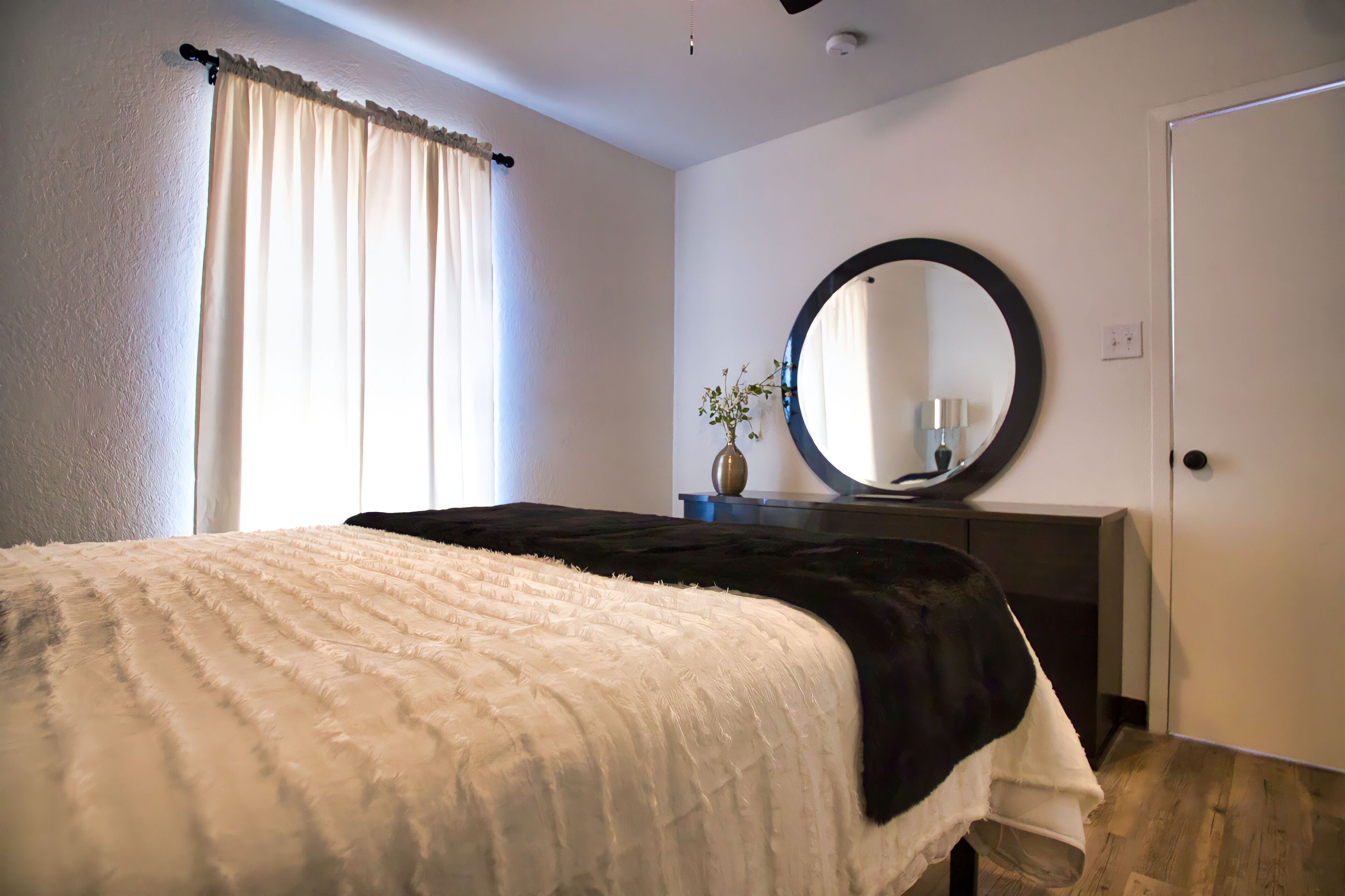 2 camere, una scrivania, ferro/asse da stiro, Wi-Fi gratuito