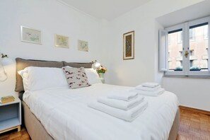 4 bedrooms, in-room safe, desk, iron/ironing board - Torre Vecchiarelli - apt 1 (Roma)