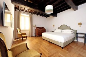 4 Schlafzimmer, Zimmersafe, Schreibtisch, Bügeleisen/Bügelbrett