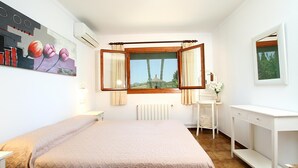 2 多间卧室、客房内保险箱、熨斗/熨衣板、旅行婴儿床