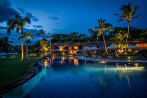 Pool - Stay 30 - Beach front property, White sand beaches, Beautiful Playa Flamingo (Playa Flamingo)