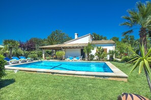 Utomhuspool