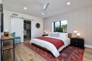 5 bedrooms, iron/ironing board, free WiFi, bed sheets