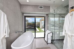 Dusche, Regendusche, Haartrockner, Handtücher