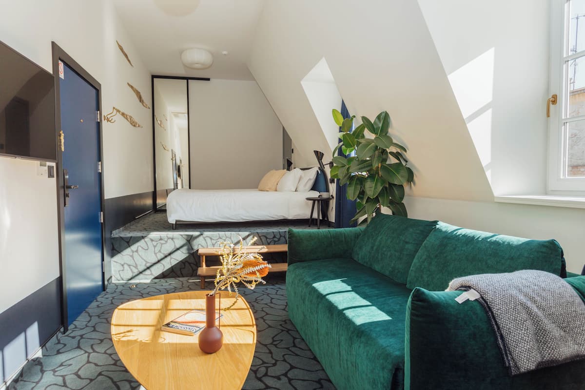 Studio | Premium bedding, minibar, in-room safe, desk