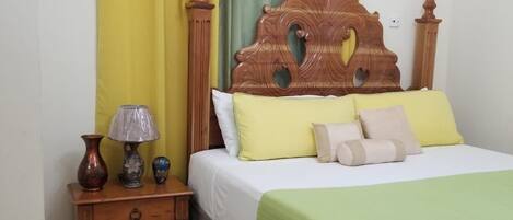 1 chambre, bureau, fer et planche à repasser, Wi-Fi gratuit