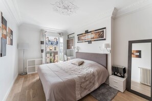 3 Schlafzimmer, Zimmersafe, Schreibtisch, Bügeleisen/Bügelbrett