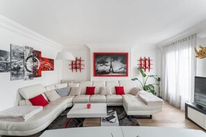 Fernseher, Stereoanlage