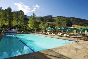 حمّام سباحة مُدفَّأ