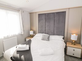 2 habitaciones, decoración personalizada y muebles diferentes