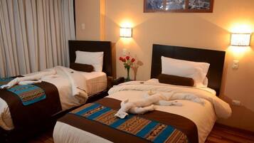 Standard Triple Room | In-room safe, iron/ironing board, free WiFi, bed sheets