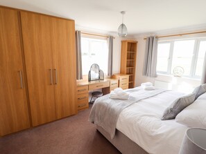 5 bedrooms, individually decorated, individually furnished, free WiFi - Eggleston (Hull)