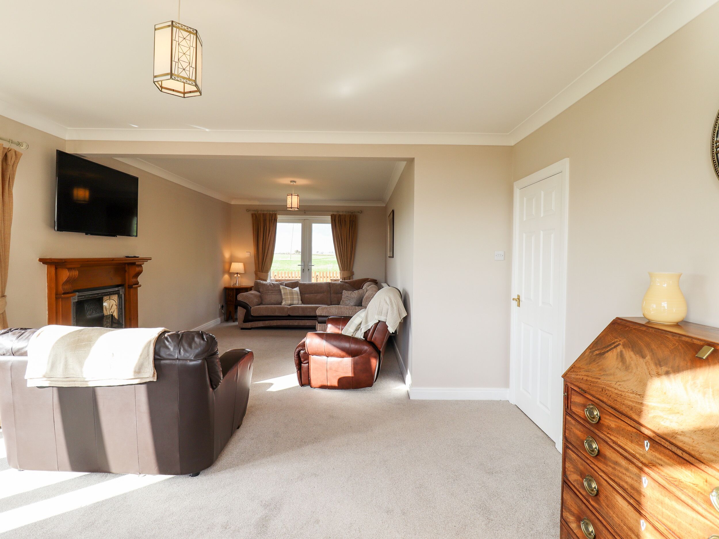 5 bedrooms, individually decorated, individually furnished, free WiFi