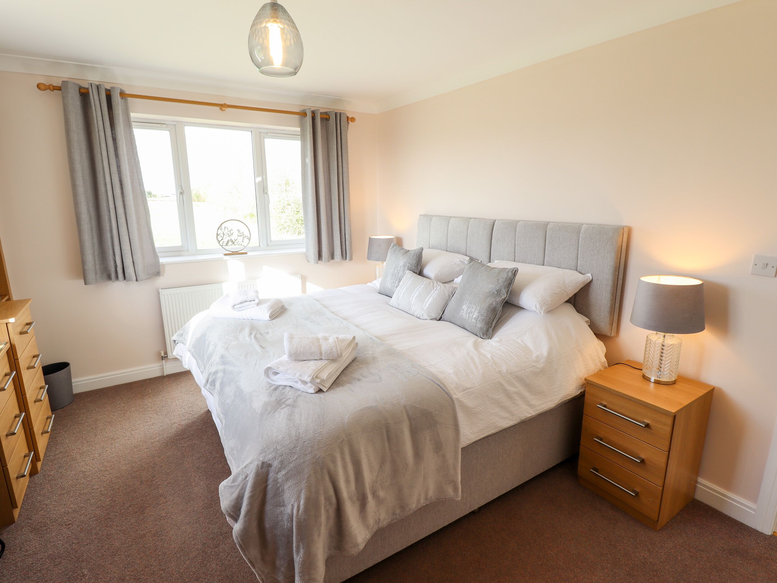 5 bedrooms, individually decorated, individually furnished, free WiFi