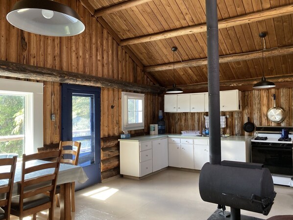 Cabin #7 The Hillbilly | Private kitchen