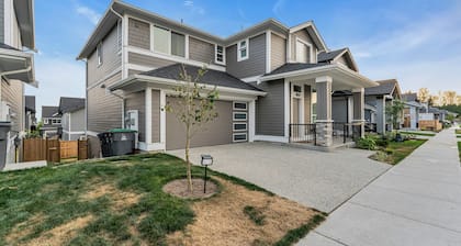 Brand New Ground Level Guest Suite, Close to Beach, US Boarder