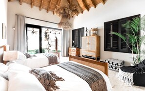 5 chambres, bureau, fer et planche à repasser, lit parapluie