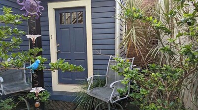 Romantic Luxury Artist Cottage Near French Quarter