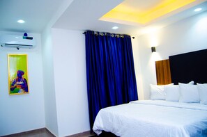 Desk, laptop workspace, free WiFi - Residency Hotel & Apartments (Abuja)