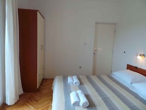 2 bedrooms, free WiFi, bed sheets