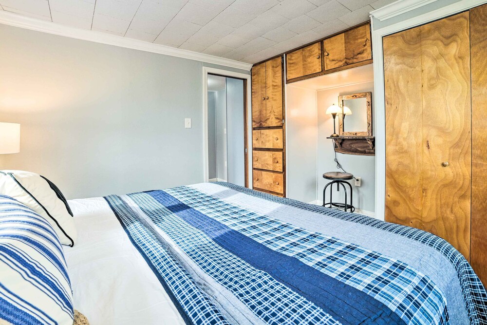 Houghton Lake Cottage w/ New Private Deck! Prudenville Vrbo