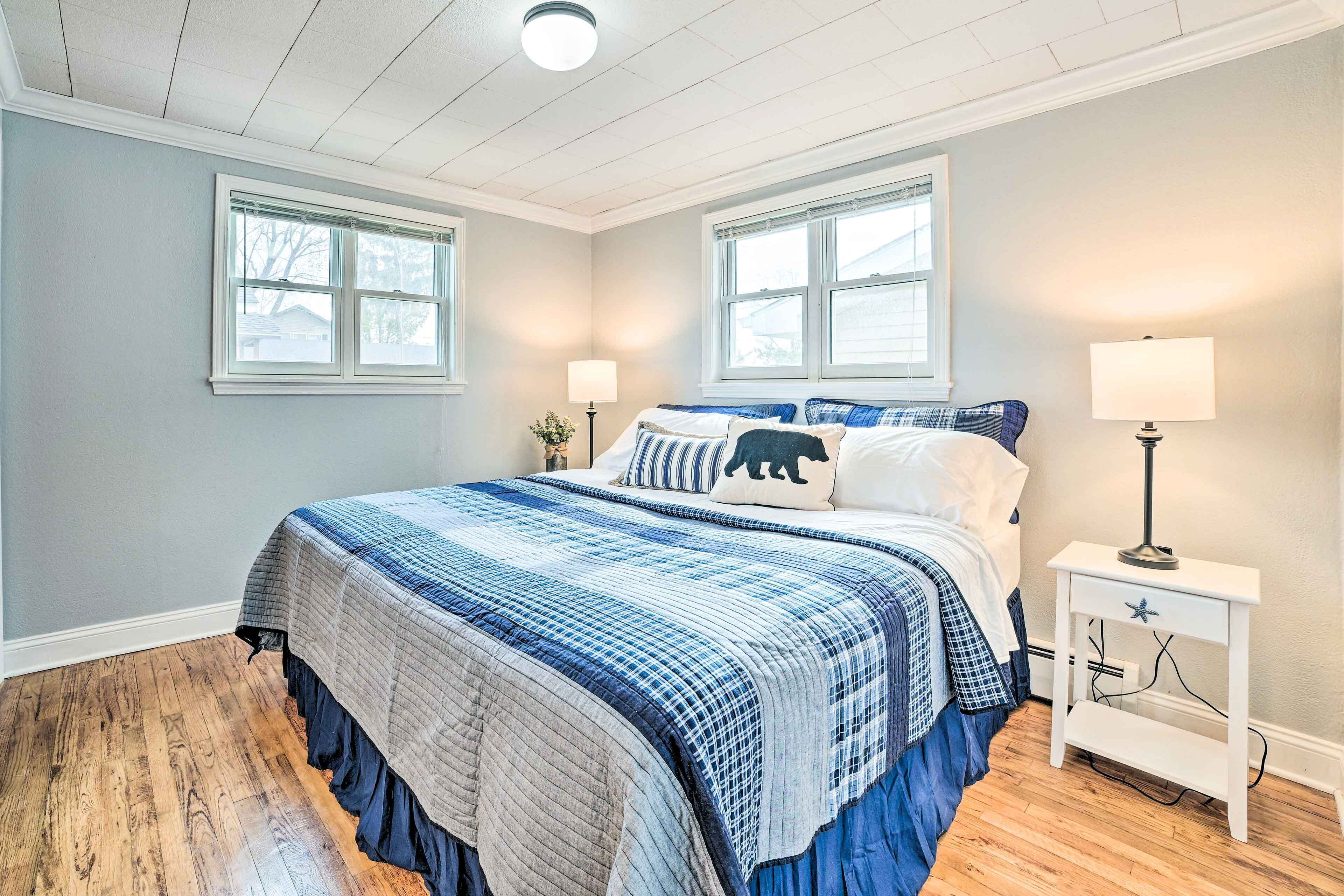 2 bedrooms, iron/ironing board, WiFi, bed sheets