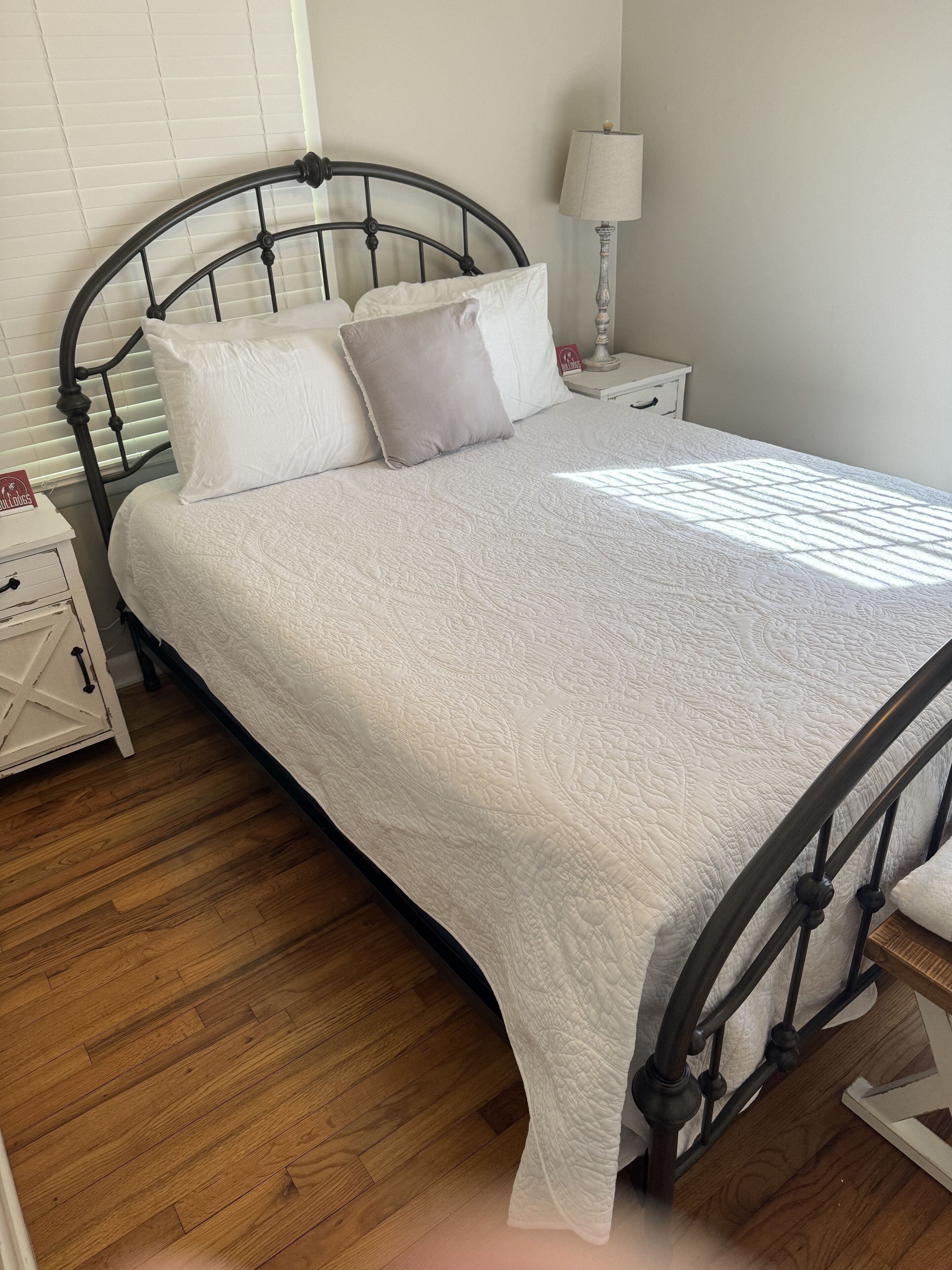 2 bedrooms, in-room safe, iron/ironing board, free WiFi