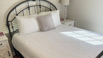 2 bedrooms, in-room safe, iron/ironing board, free WiFi