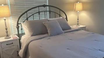 2 bedrooms, in-room safe, iron/ironing board, free WiFi