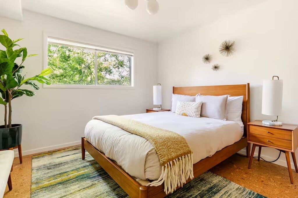 2 bedrooms, iron/ironing board, free WiFi, bed sheets