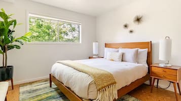 2 bedrooms, iron/ironing board, free WiFi, bed sheets