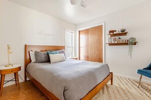 2 chambres, fer et planche à repasser, Wi-Fi gratuit, draps fournis