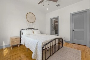 4 bedrooms, free WiFi, bed sheets
