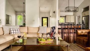 Smart TV, chimenea y videojuegos