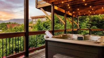 Tina de hidromasaje al aire libre