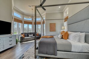 7 habitaciones, escritorio y tabla de planchar con plancha 