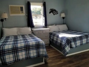 Iron/ironing board, bed sheets, wheelchair access