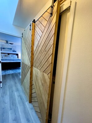 3 bedrooms, iron/ironing board, travel cot, free WiFi