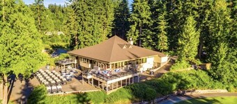 Panoramic Lake View Living with Hot Tub! Pet Friendly!