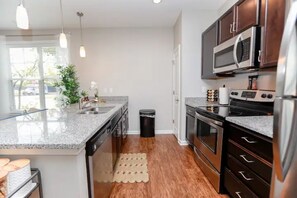 Fridge - Stunning 2 BDRM Apartment in the Heart Of Norfolk! (Norfolk)