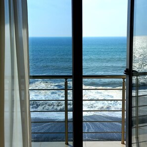 Front of property - IVERI BEACH  (Kobuleti)