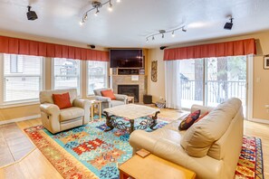 TV, fireplace, DVD player, books