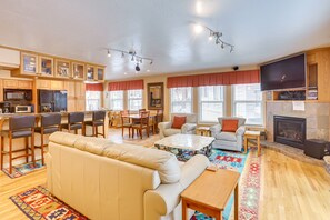 TV, fireplace, DVD player, books