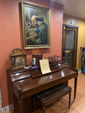 Interior - Spacious Home, Vintage Charm (Bisbee)