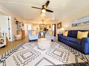 Smart TV, DVD player - Stunning 3 Bd 2nd Flr Villa (Panama City Beach)