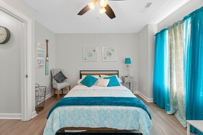 3 Schlafzimmer, Zimmersafe, Schreibtisch, Bügeleisen/Bügelbrett