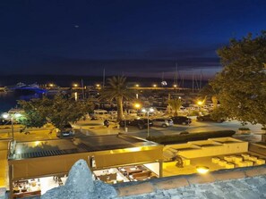 Parkplätze auf dem Gelände