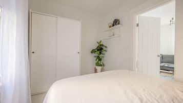 2 habitaciones, cuna de viaje, wifi gratis y ropa de cama