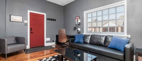 Een smart-tv en een kantoor